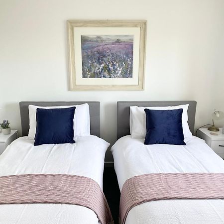 Comfortable And Spacious Superb Holiday Home In Llanelli, Dog Friendly Esterno foto