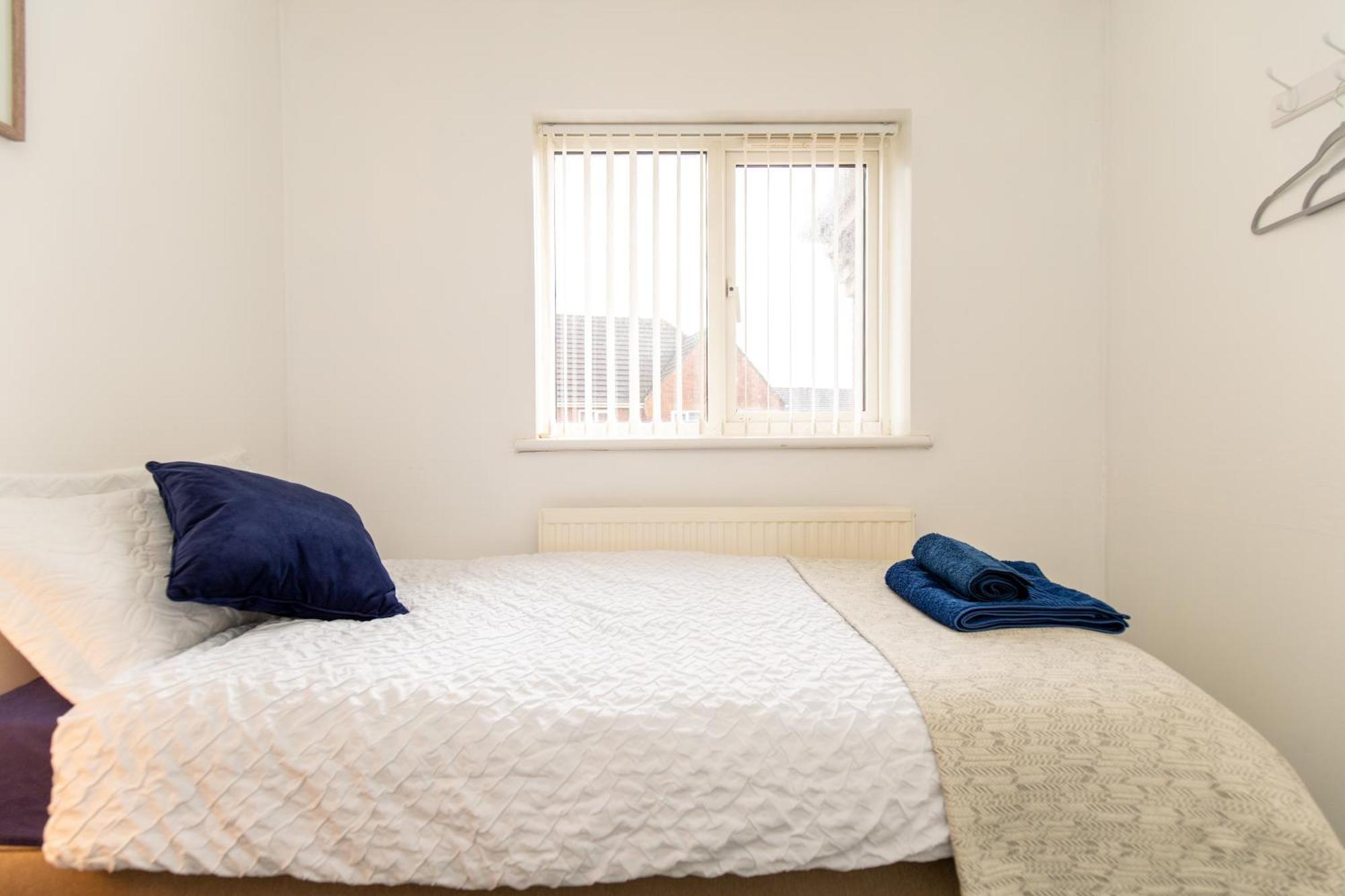 Comfortable And Spacious Superb Holiday Home In Llanelli, Dog Friendly Esterno foto