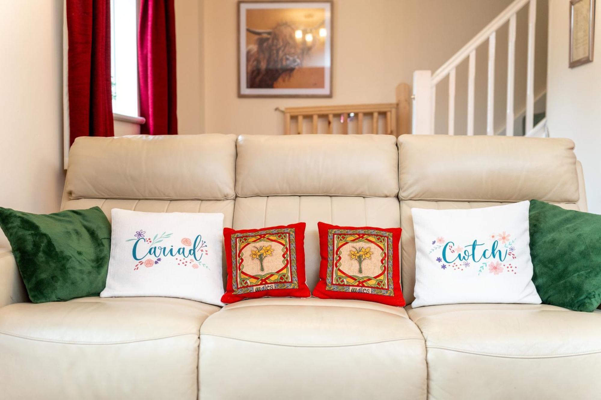 Comfortable And Spacious Superb Holiday Home In Llanelli, Dog Friendly Esterno foto