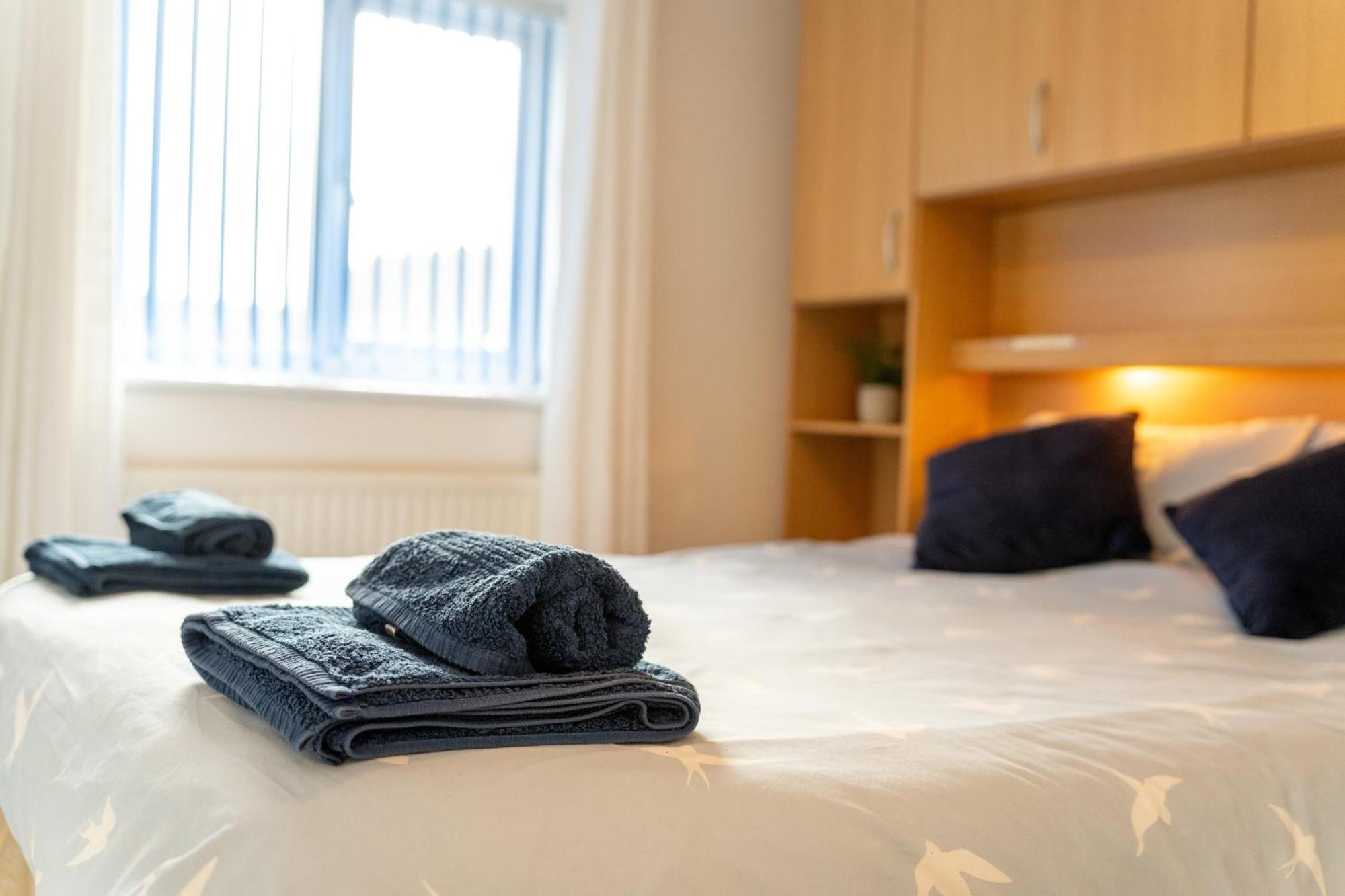 Comfortable And Spacious Superb Holiday Home In Llanelli, Dog Friendly Esterno foto