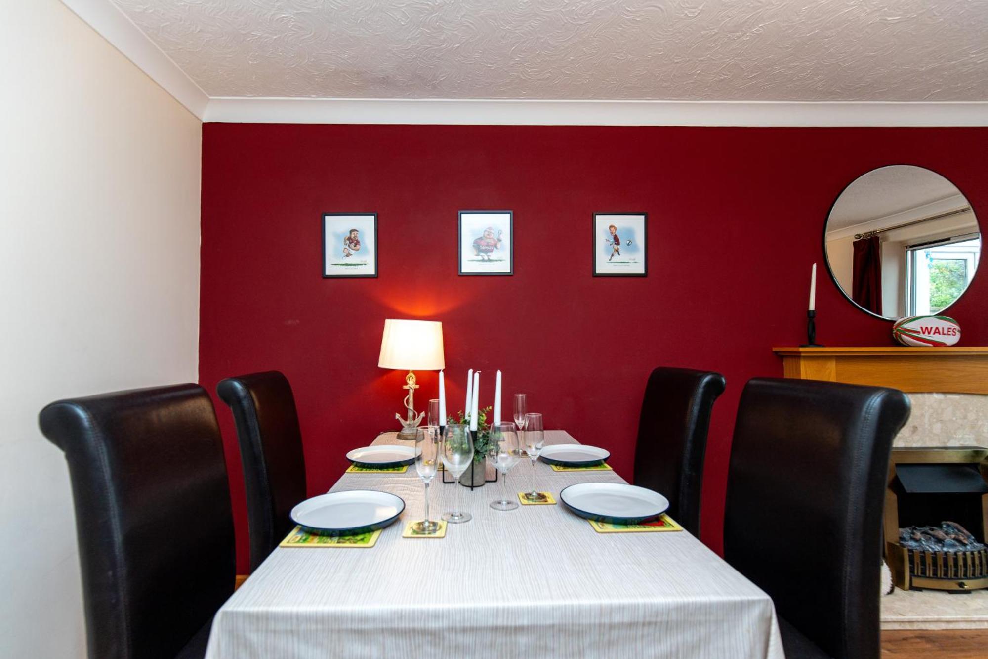 Comfortable And Spacious Superb Holiday Home In Llanelli, Dog Friendly Esterno foto