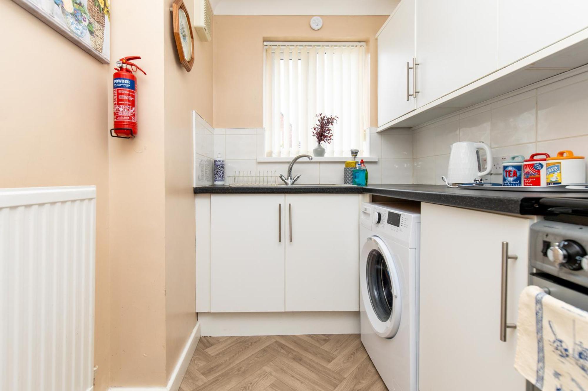 Comfortable And Spacious Superb Holiday Home In Llanelli, Dog Friendly Esterno foto