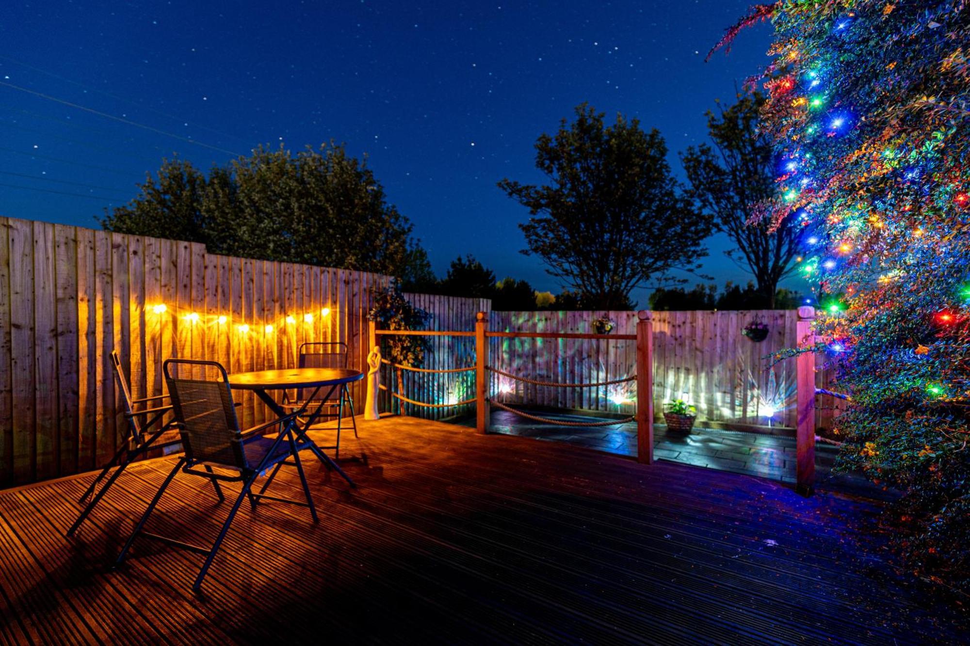 Comfortable And Spacious Superb Holiday Home In Llanelli, Dog Friendly Esterno foto