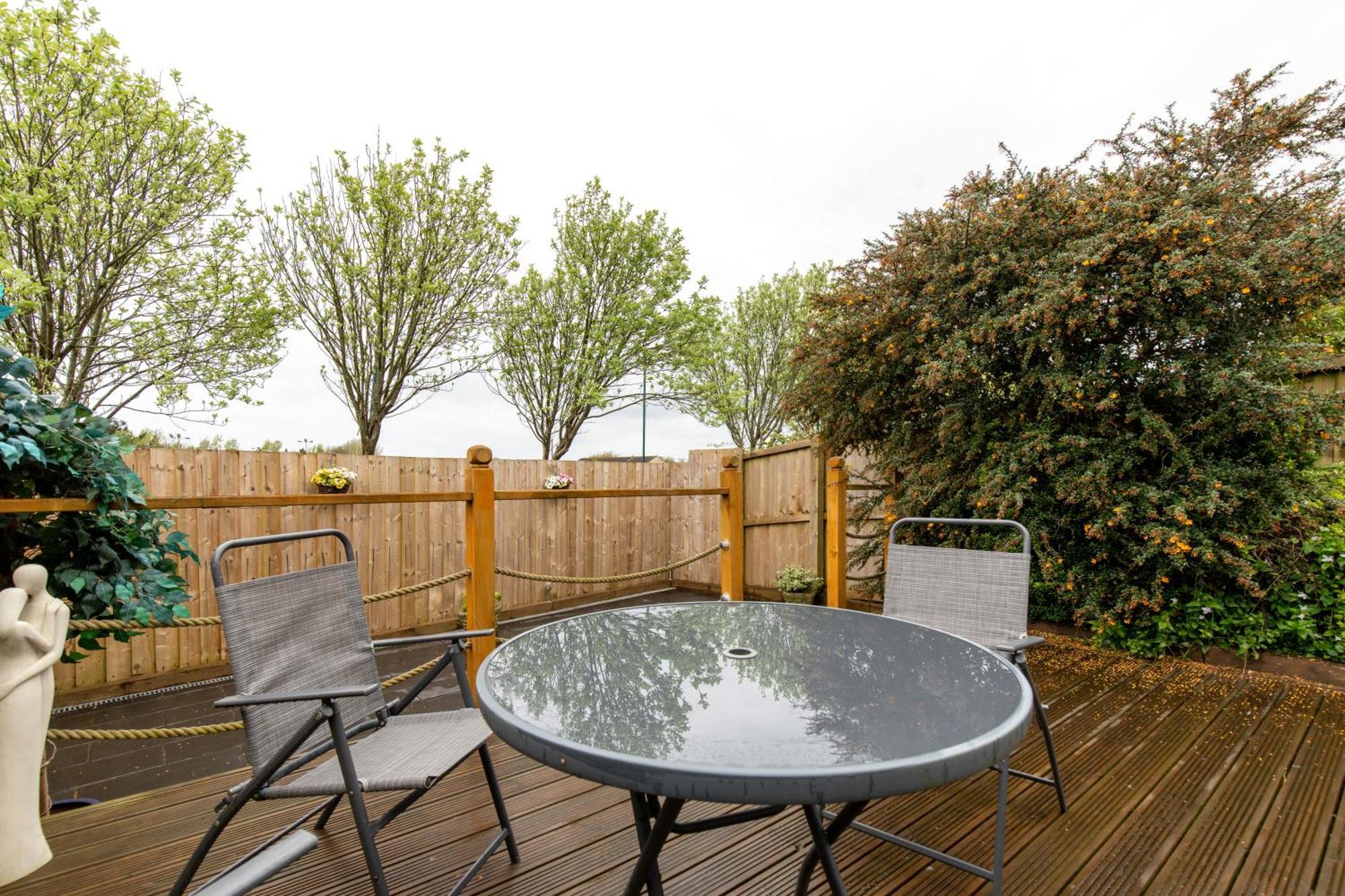 Comfortable And Spacious Superb Holiday Home In Llanelli, Dog Friendly Esterno foto