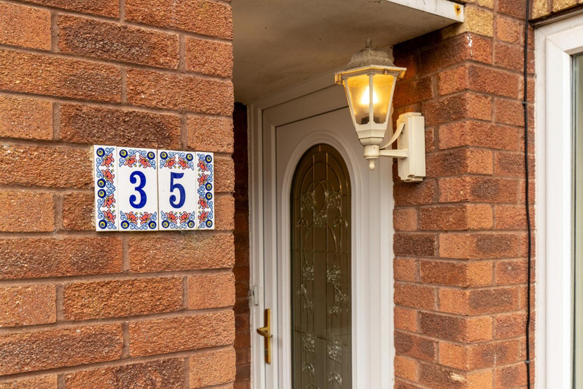 Comfortable And Spacious Superb Holiday Home In Llanelli, Dog Friendly Esterno foto