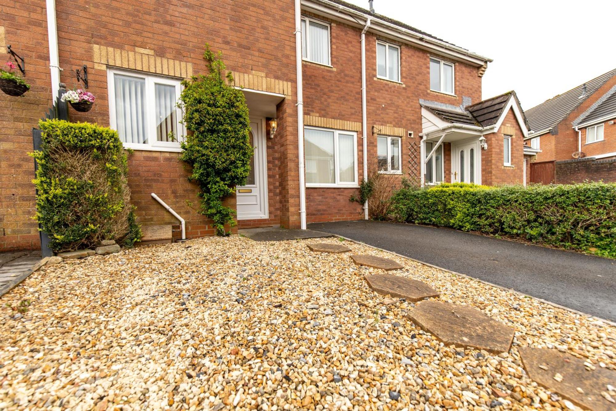 Comfortable And Spacious Superb Holiday Home In Llanelli, Dog Friendly Esterno foto